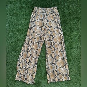 Wide stretchy pants from H&M